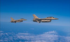 Румънски F-16 свалиха два дрона над Черно море само за четири минути
