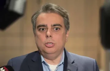Асен Василев: Бюджет 2027 се крие от българите, защото заплатите се намаляват, а данъците растат