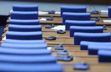 Deja vu: Очаквано депутатите не събраха кворум