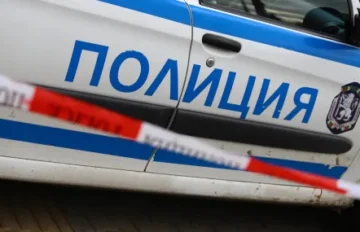Евакуираха семейство с две деца, закъсало край Котел