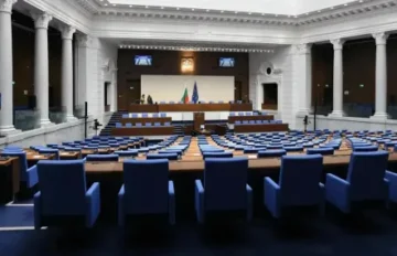 Парламентът се събира извънредно за „Старлинк“ и помилванията