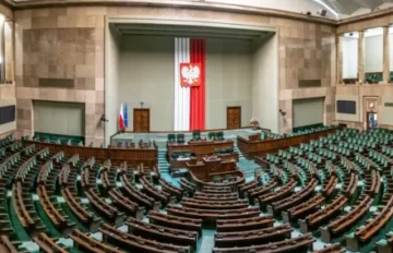 Полският парламент гласува два законопроекта за облекчаване на строгите ограничения върху абортите