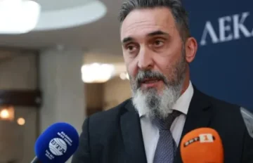 Проф. Калоян Давидов: Лекарят няма време за политика