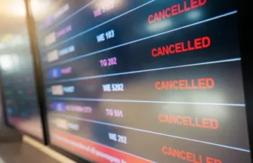 В Австрия: Самолет на Austrian Airlines кацна в София заради заплаха